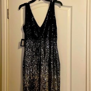 Metallic Ombré Sequin Floor Length V-neck Cocktail Dress.